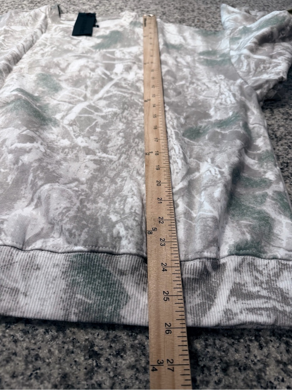 Lily & Lottie Faded Camo Crewneck Size Small White Turquoise Long Sleeve NEW - Picture 9 of 10